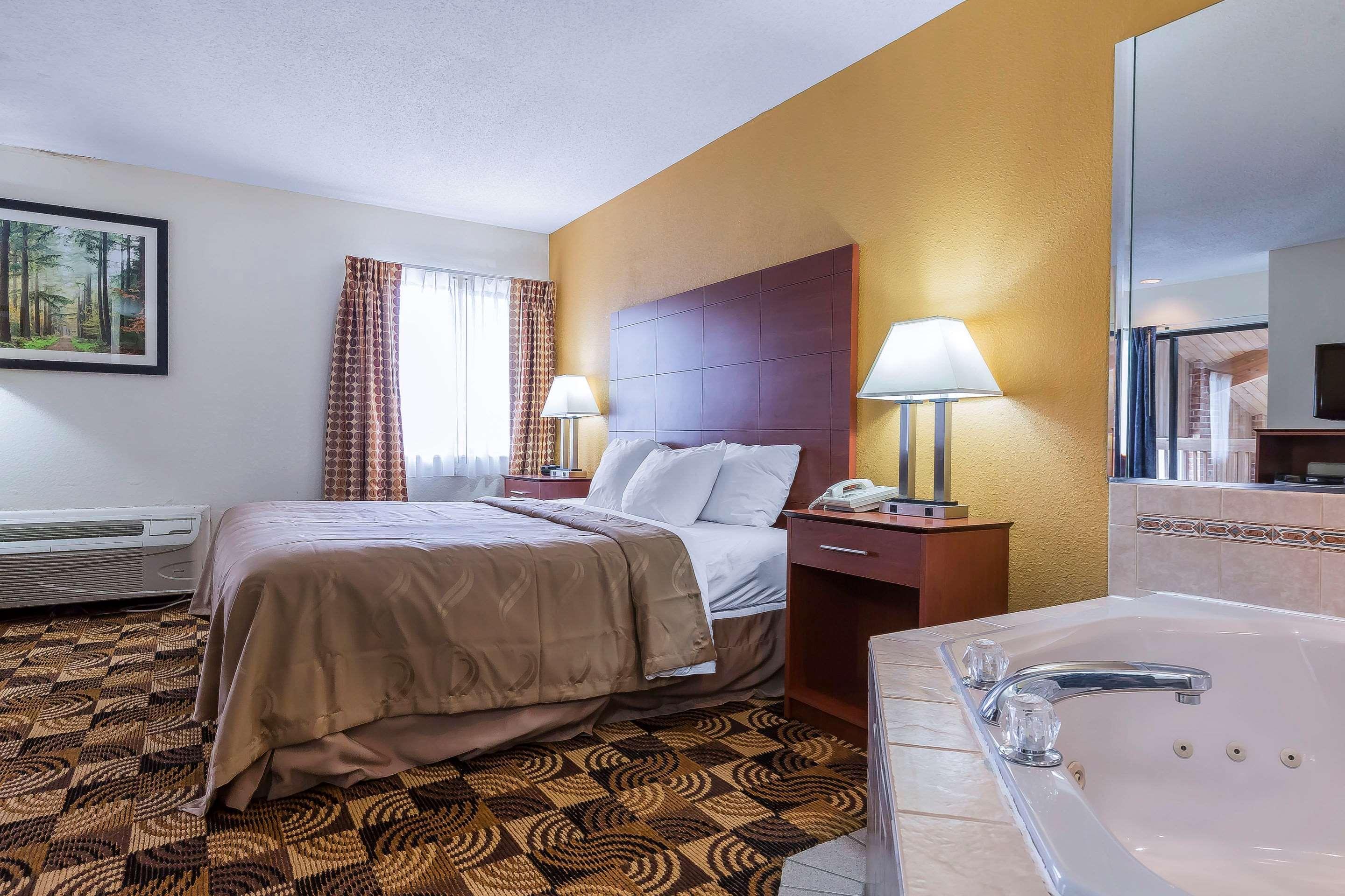 Quality Inn Sycamore - Dekalb Eksteriør billede